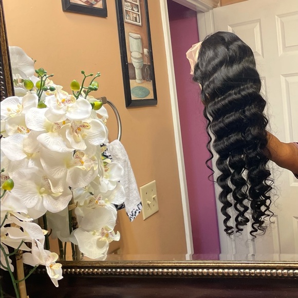 Frontal Wig - Picture 1 of 7